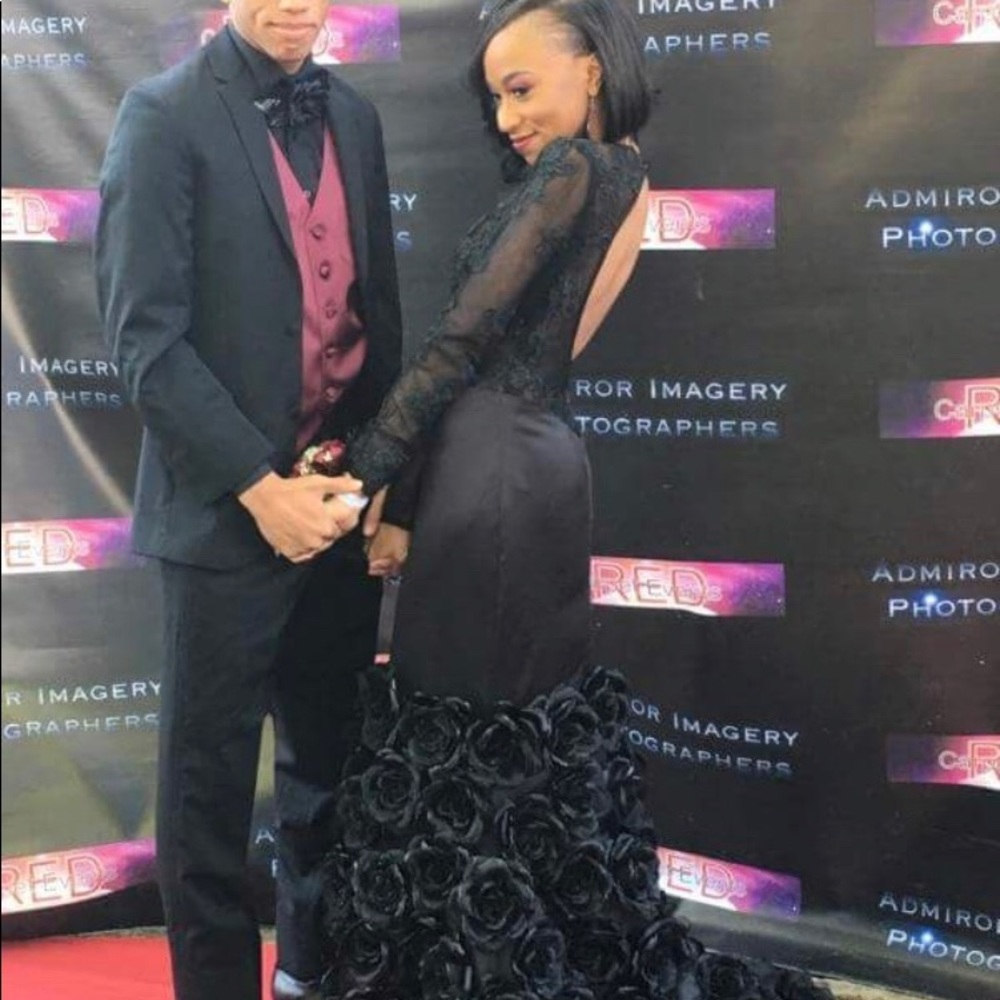 Prom dresses - Picture 6 of 6
